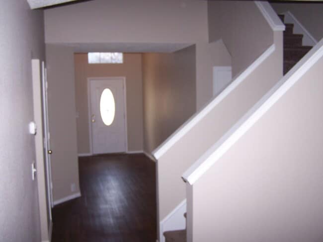 Building Photo - 311 Plantation Oak Ave