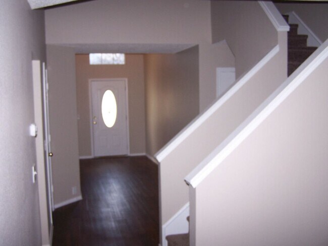 Foto del edificio - 311 Plantation Oak Ave