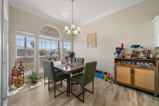 Foto del edificio - 15306 Yardarm Ct