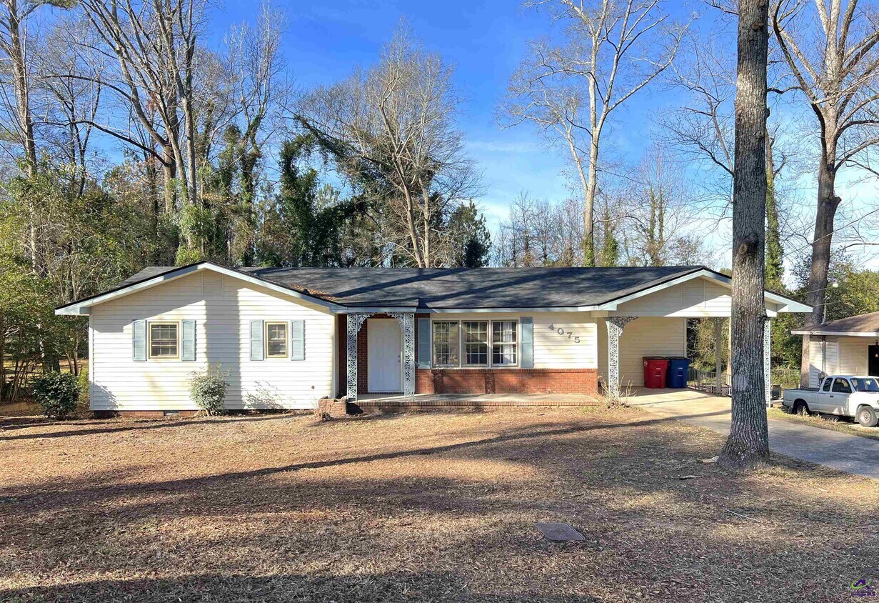 Primary Photo - 4075 Meadowbrook Dr
