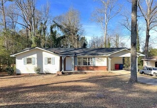 Building Photo - 4075 Meadowbrook Dr