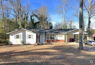 Building Photo - 4075 Meadowbrook Dr