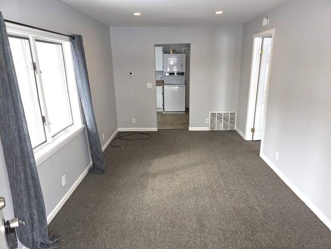 Building Photo - 1007 Fournie St