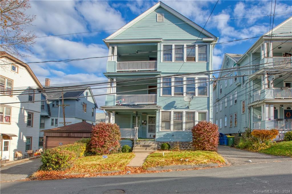226 Ledgeside Ave Unit 1st floor, Waterbury, CT 06708 Room for Rent