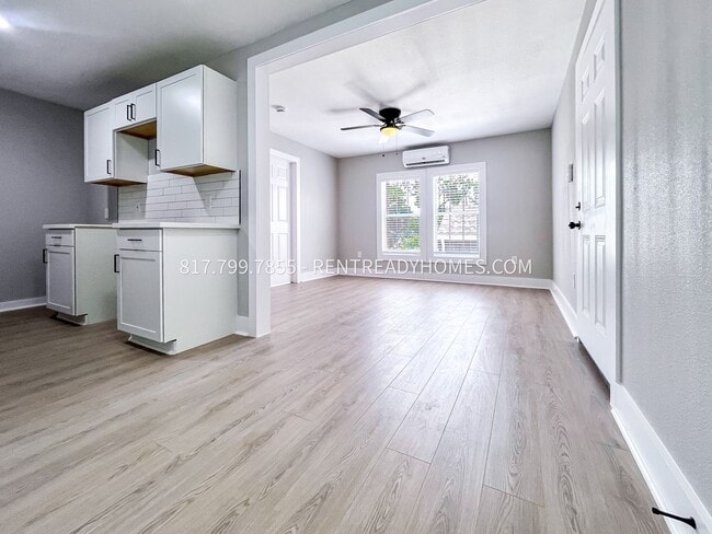 Building Photo - 6907 Ilex St
