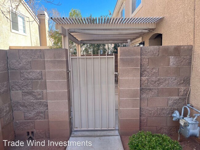 Building Photo - 2 br, 2.5 bath House - 10120  TUMBLING TRE...