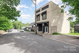 Building Photo - 118 W Centerview St