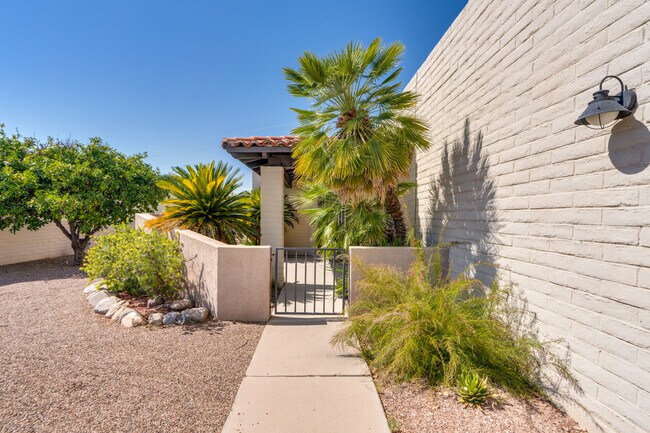 Building Photo - 4251 E Aquarius Dr