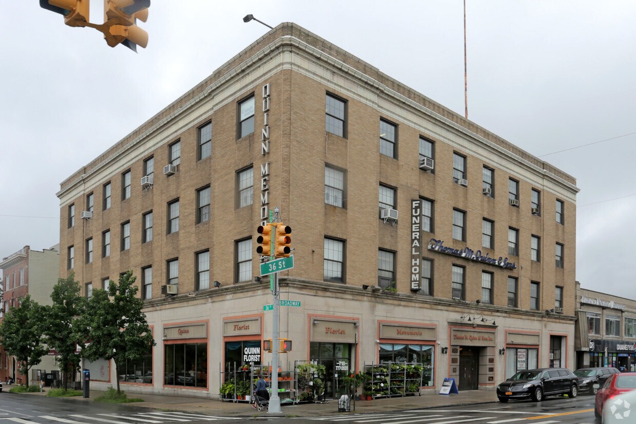 Primary Photo - 3520 Broadway