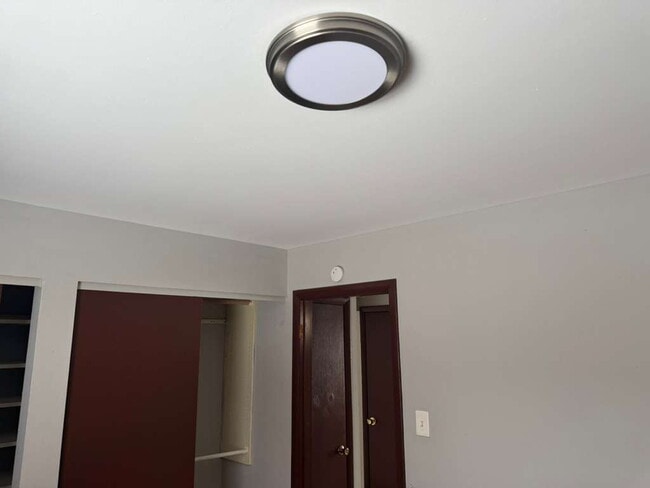 Building Photo - 6200 Flint Ave