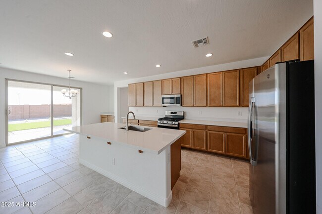 Building Photo - 14807 W Cottontail Ln