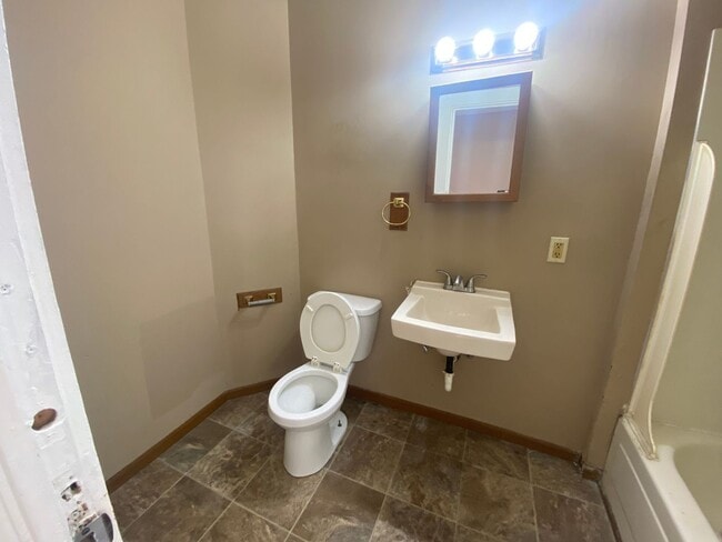 Building Photo - 2328 Mitchell Ave