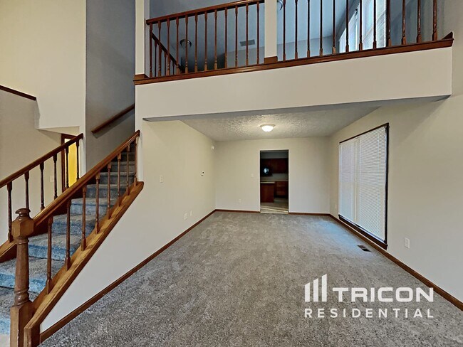 Building Photo - 5551 Vicksburg Dr