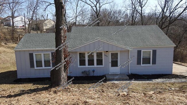 Foto del edificio - 1625 Holt Ln