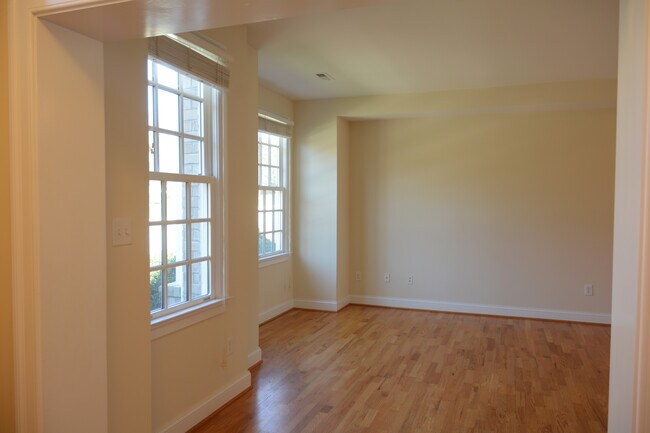Building Photo - 1515 Old Trail Dr