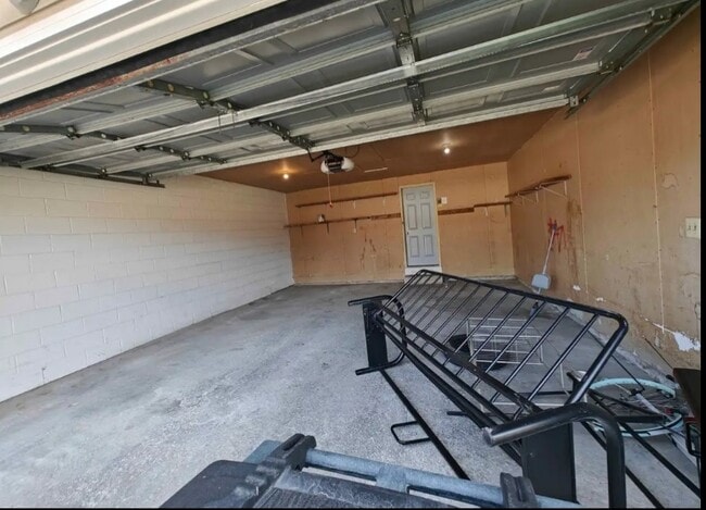 Building Photo - 2239 Crary St
