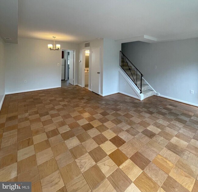 Building Photo - 3724 Ingalls Ave