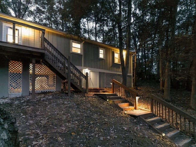 Building Photo - Charming 2-Bedroom Chalet for Long-Term Re...