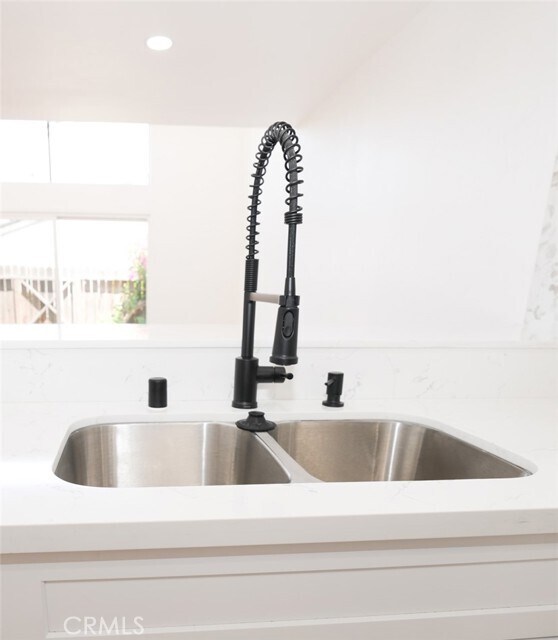 Foto del edificio - 845 S Mountain Ave