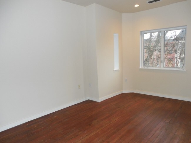Building Photo - 2026 13th St NW