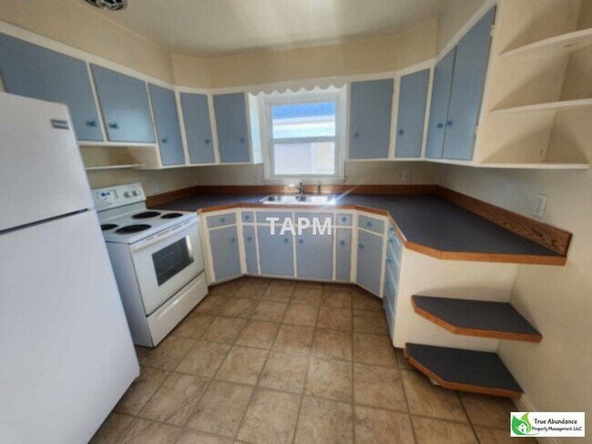 Building Photo - Nice 2 Bedroom Apartment