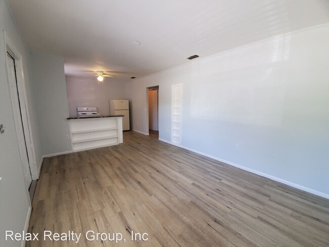 Building Photo - 2505 4th St E
