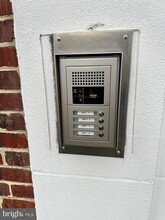 Building Photo - 256 N Thomas St