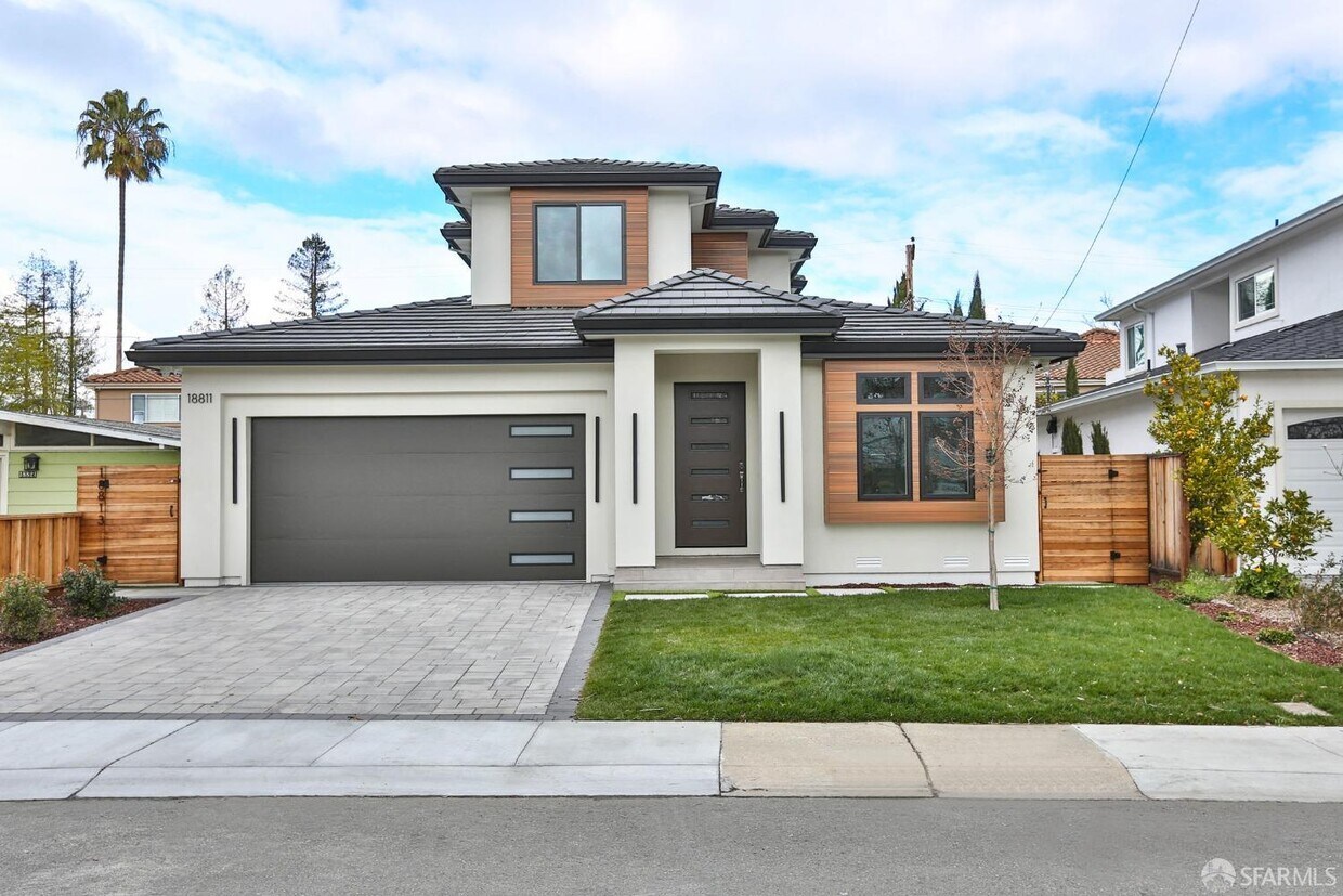 Primary Photo - 18811 Loree Ave