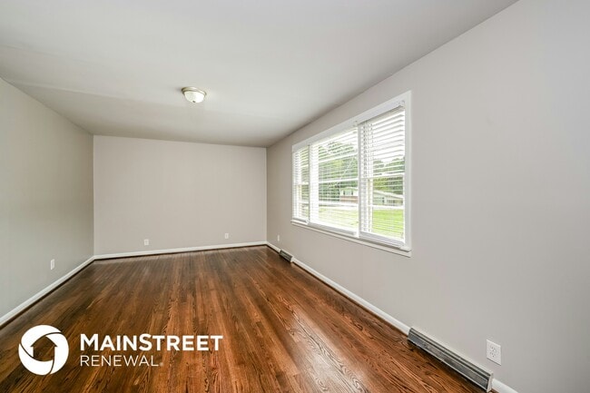 Building Photo - 830 Heflin Ave E