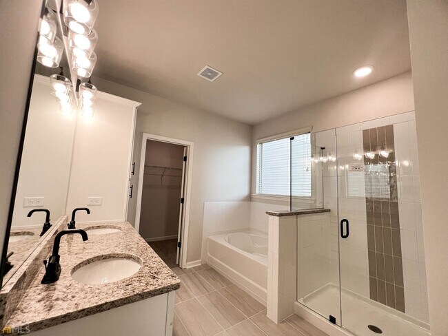 Building Photo - 2811 Aiden Ct