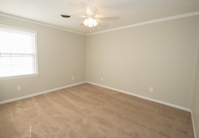 Building Photo - Spacious home in Pine Valley community!