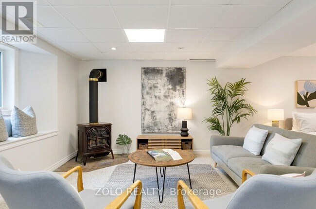 Building Photo - 2488 Newport St