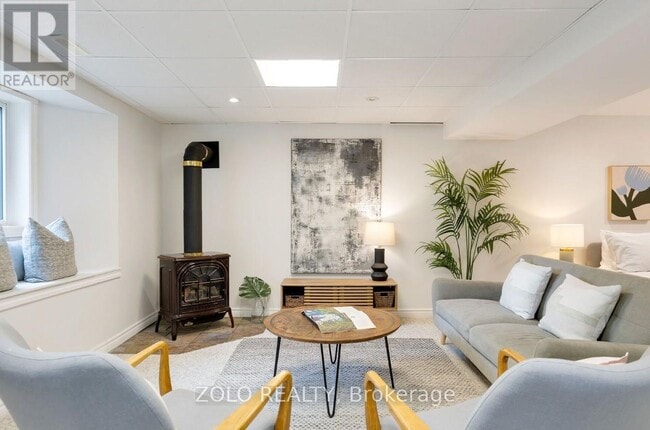 Photo du bâtiment - 2488 Newport St