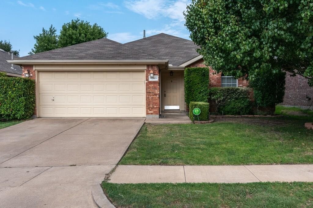 Foto principal - 11921 Gold Creek Dr E