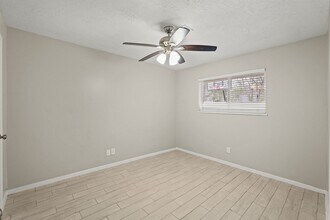 Building Photo - 105 Navajo Dr