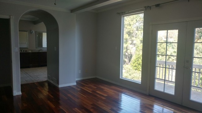 Building Photo - Mt Helix Estate Home