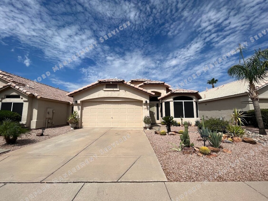 Foto principal - BEAUTIFUL 3 BEDROOM 2 BATHROOM HOME FOR RE...