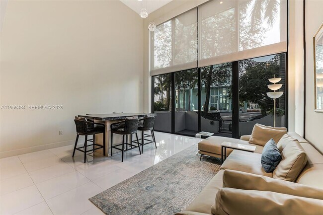 Foto del edificio - 6000 Collins Ave