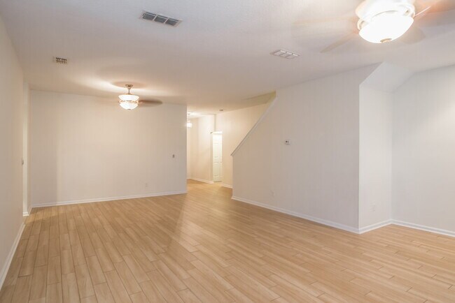 Building Photo - 108 Corral Cir