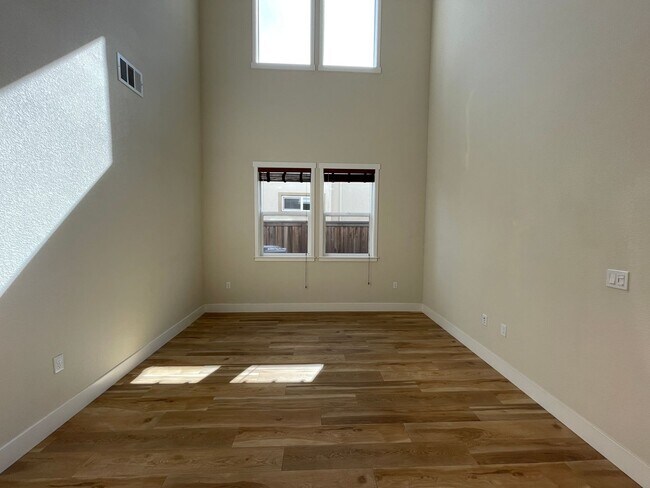 Building Photo - Welcome to Your Dream Home – Luxury Lakefr...