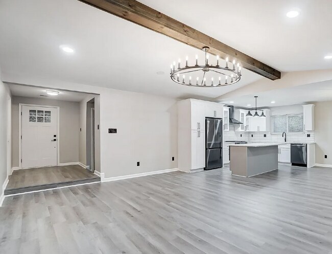 Building Photo - Location! Location! Welcome to your dream ...