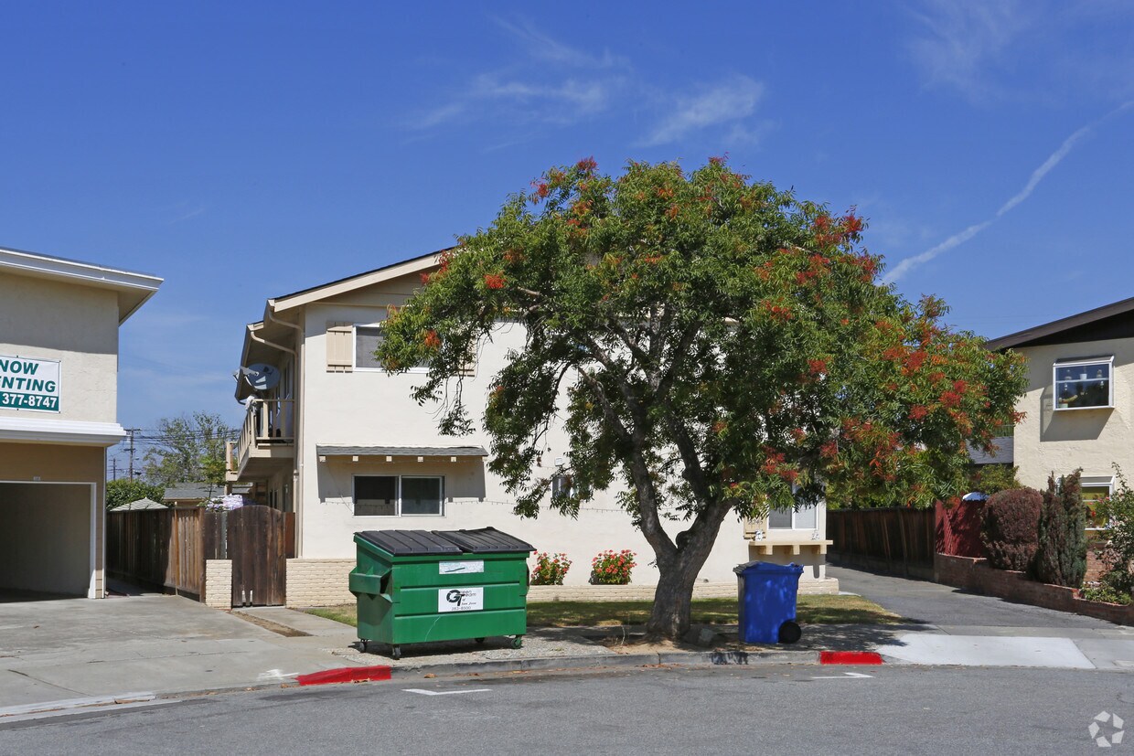 Building Photo - 2245 Angela Ct