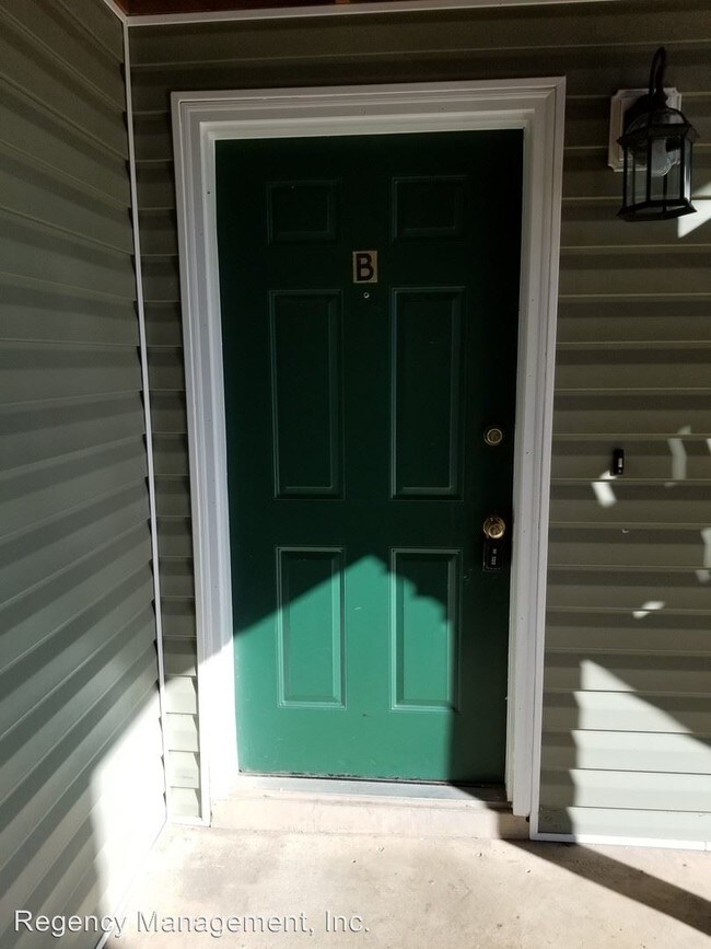 Building Photo - 507 Briarwood Dr