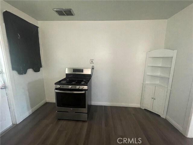 Foto del edificio - 4744 Howard Ave