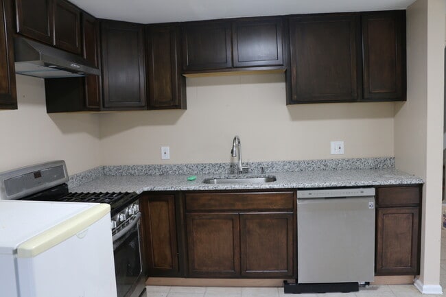 Building Photo - 150 Marin Dr