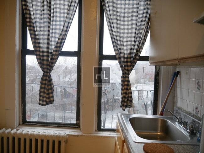 Building Photo - 393 Bushwick Ave