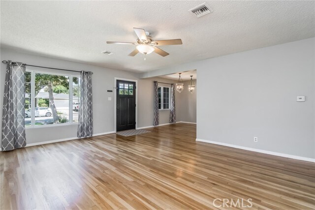 Foto del edificio - 1210 E Oakmont Ave