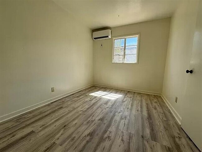Building Photo - S Hemlock Homes