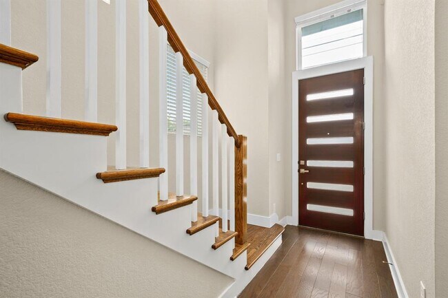 Building Photo - 1007 Morrow St