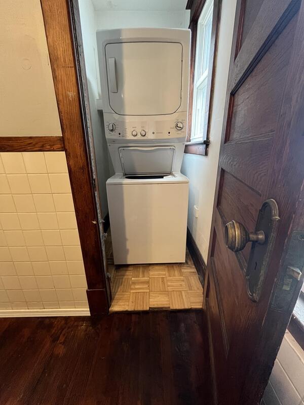 Foto del edificio - 20 Besch Ave